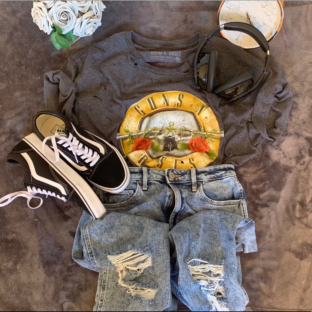 NWOT Distressed Guns n Roses band tee 🥀🎸